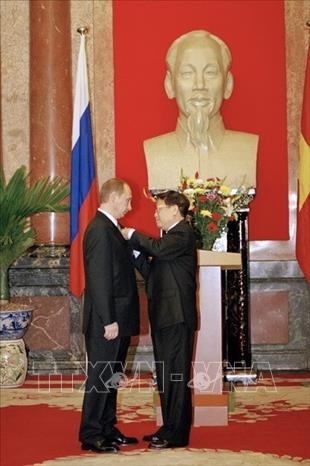 View - 	Tổng thống LB Nga Vladimir Putin và những lần thăm Việt Nam
